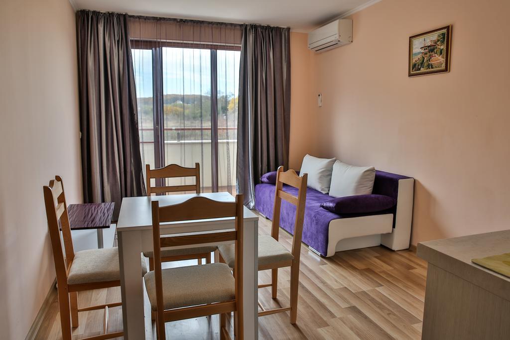 Al Rial Beach Apartments Shkorpilovtsi Ngoại thất bức ảnh