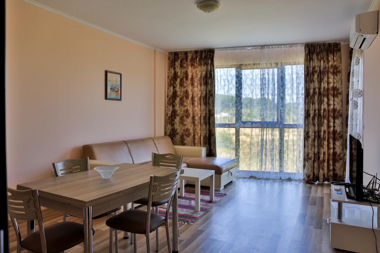 Al Rial Beach Apartments Shkorpilovtsi Ngoại thất bức ảnh