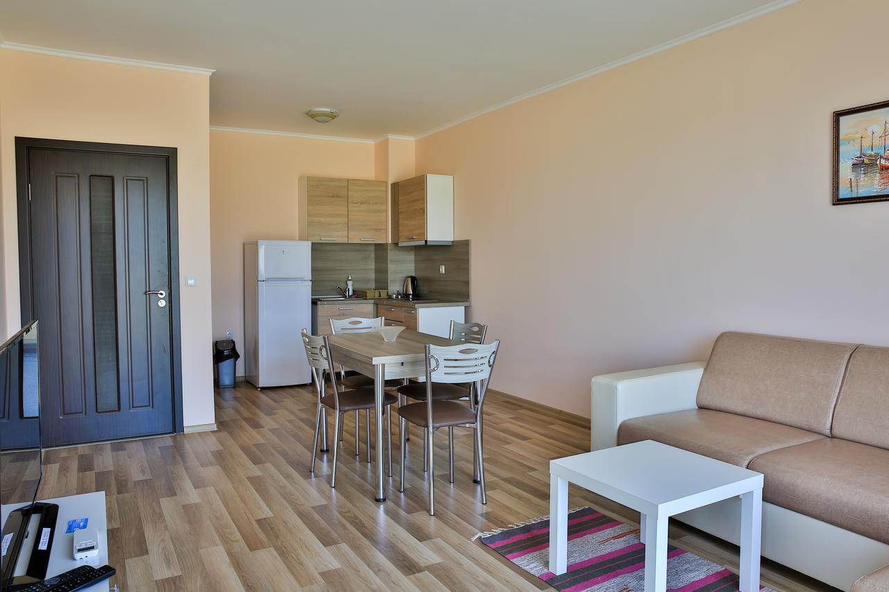 Al Rial Beach Apartments Shkorpilovtsi Ngoại thất bức ảnh