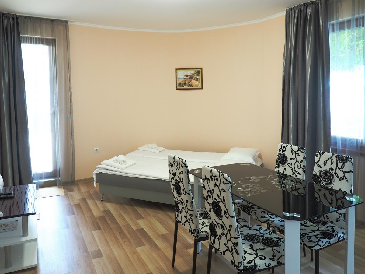 Al Rial Beach Apartments Shkorpilovtsi Ngoại thất bức ảnh